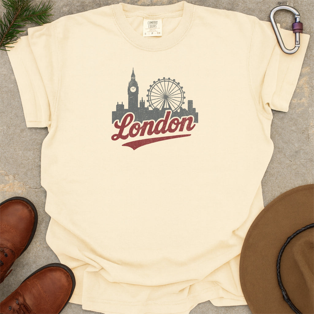 London England Skyline with Retro Swoosh Comfort Colors Souvenir T-Shirt