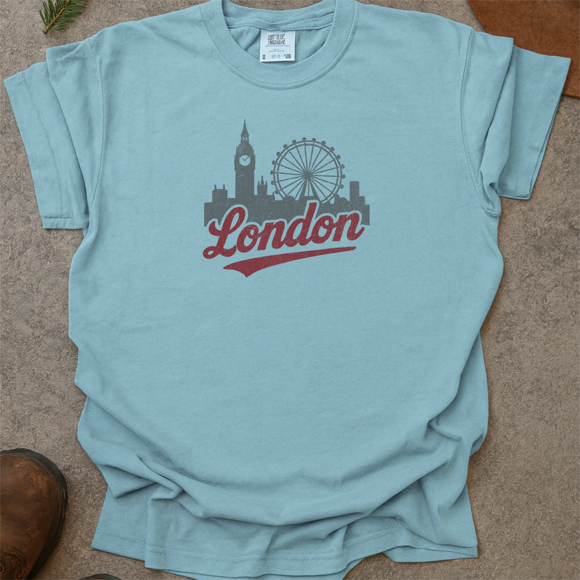 London England Skyline with Retro Swoosh Comfort Colors Souvenir T-Shirt