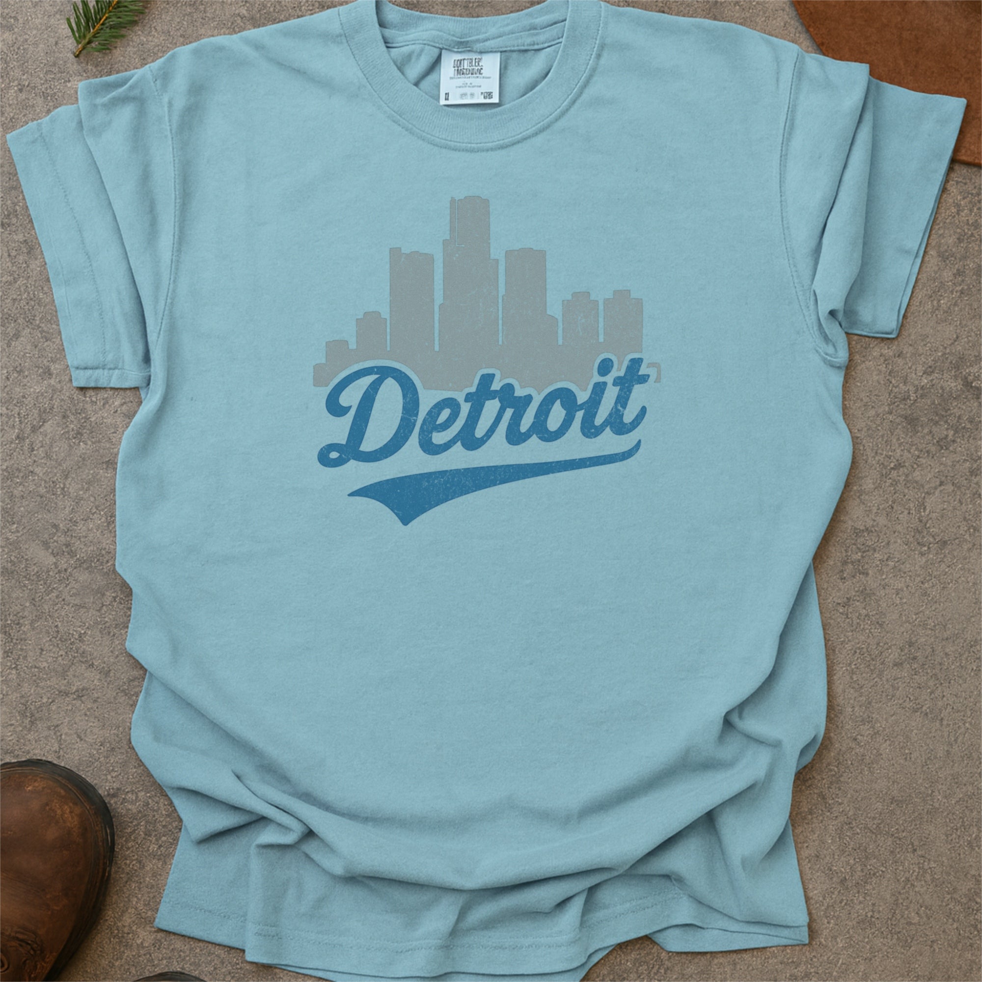Detroit Michigan Skyline with Retro Swoosh Comfort Colors Souvenir T-Shirt