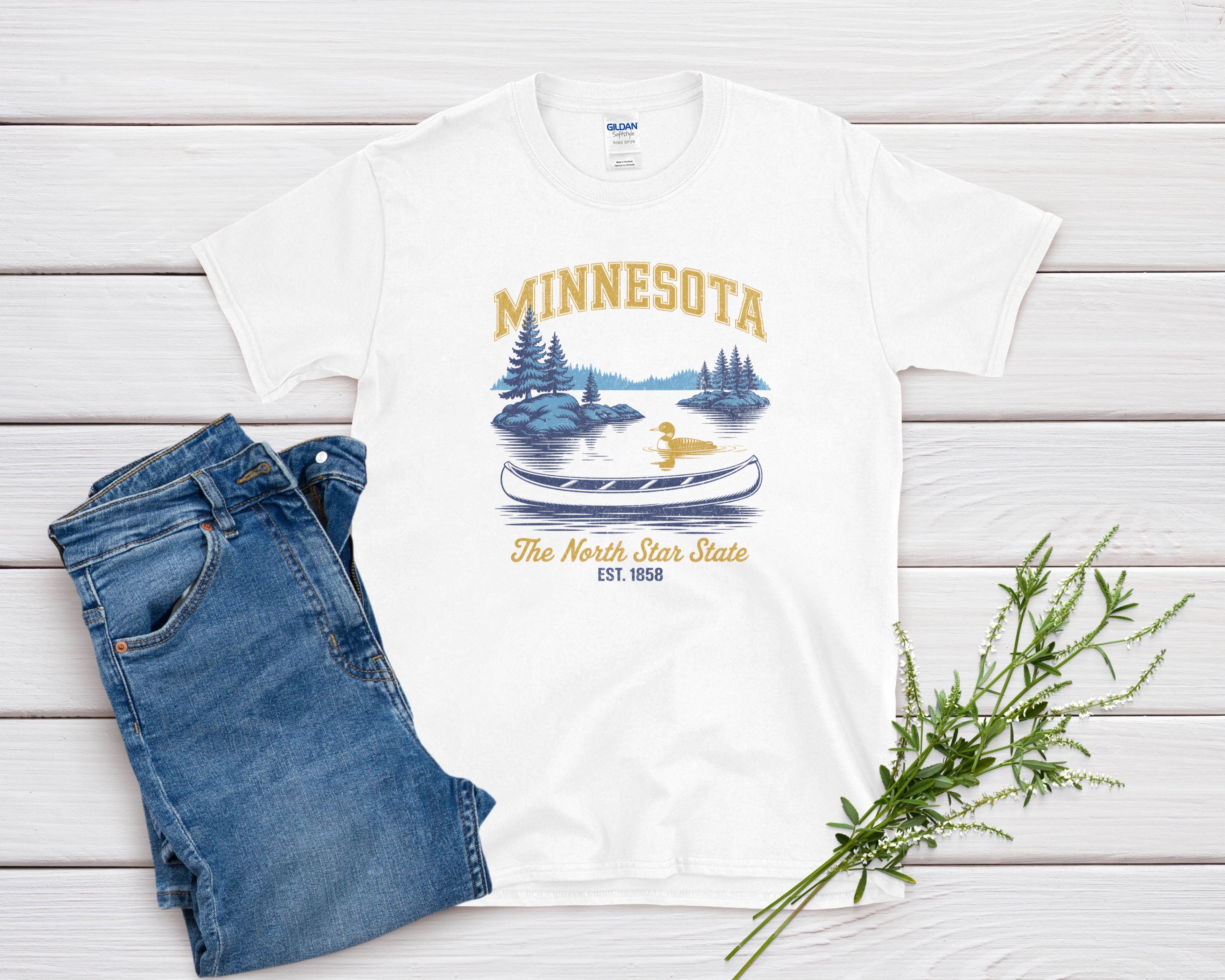 Minnesota Souvenir T Shirt, Vintage Minnesota Tee, State Collector Shirt, Midwest Vacation Gift, Explore Minnesota Top
